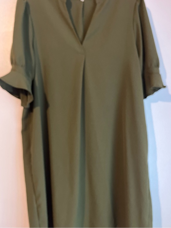 Dresses & Skirts - Women’s Olive Green V-Neck Shift Top